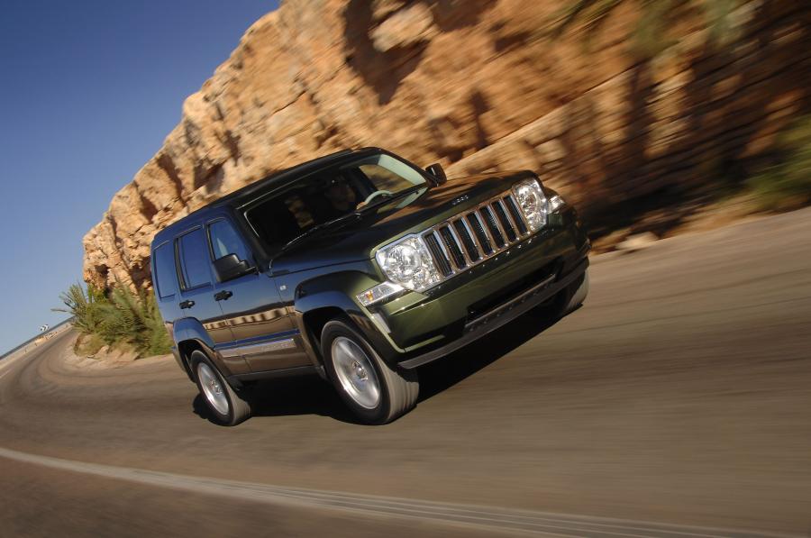  Jeep Cherokee 2008 года  (фото 17 из 161)